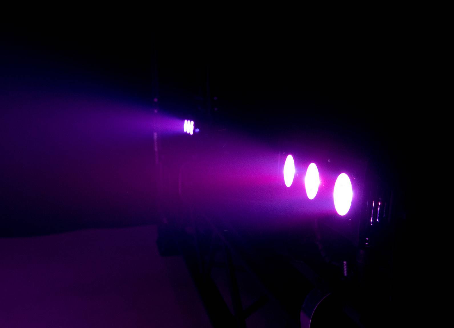 Eurolite BAR-3 DMX LED-Effektstrahler Anzahl LEDs (Details): 3