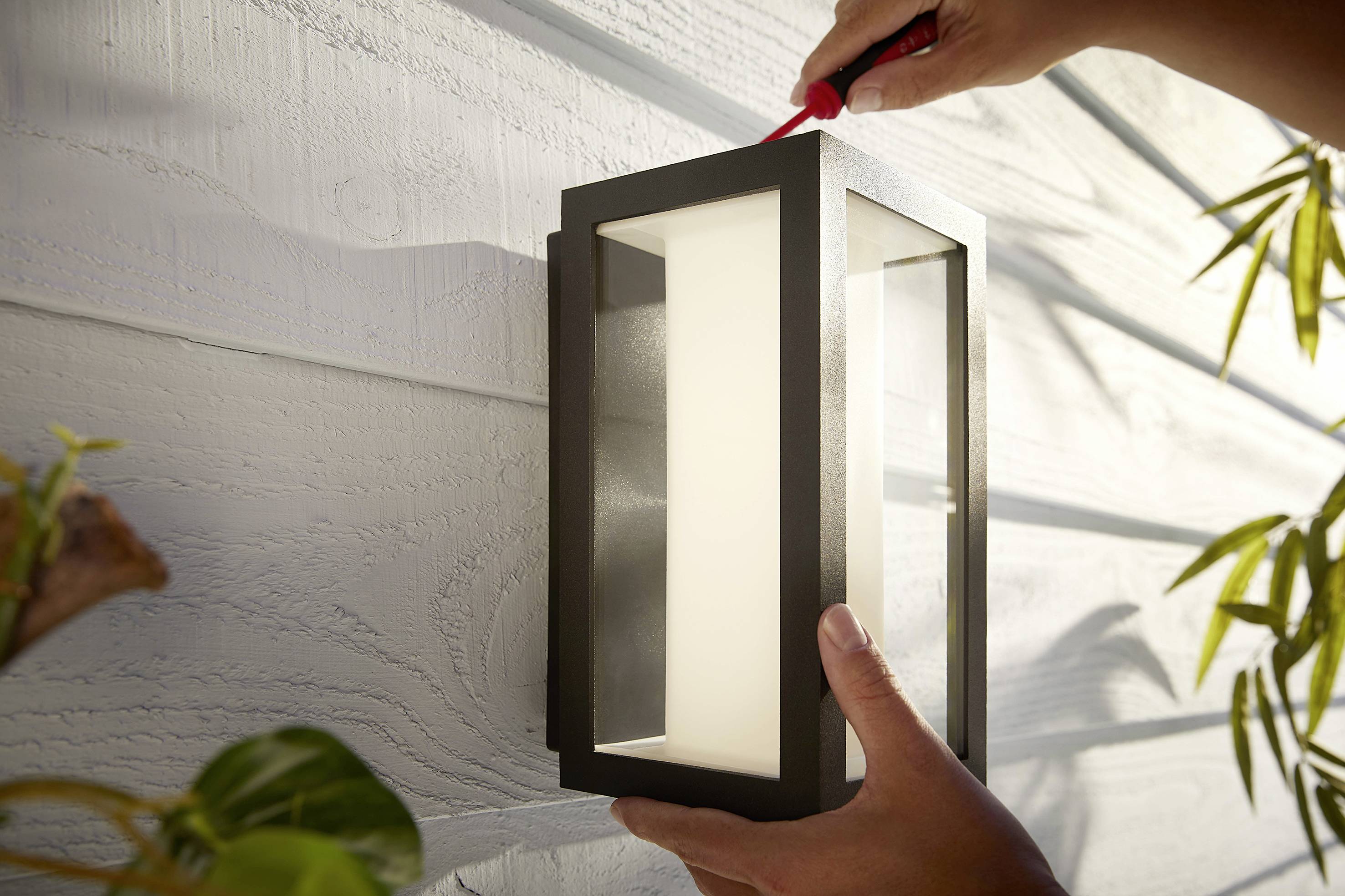 Hue LED-Außenwandleuchte 17429/30/P7 Impress LED fest eingebaut 16 W RGBW