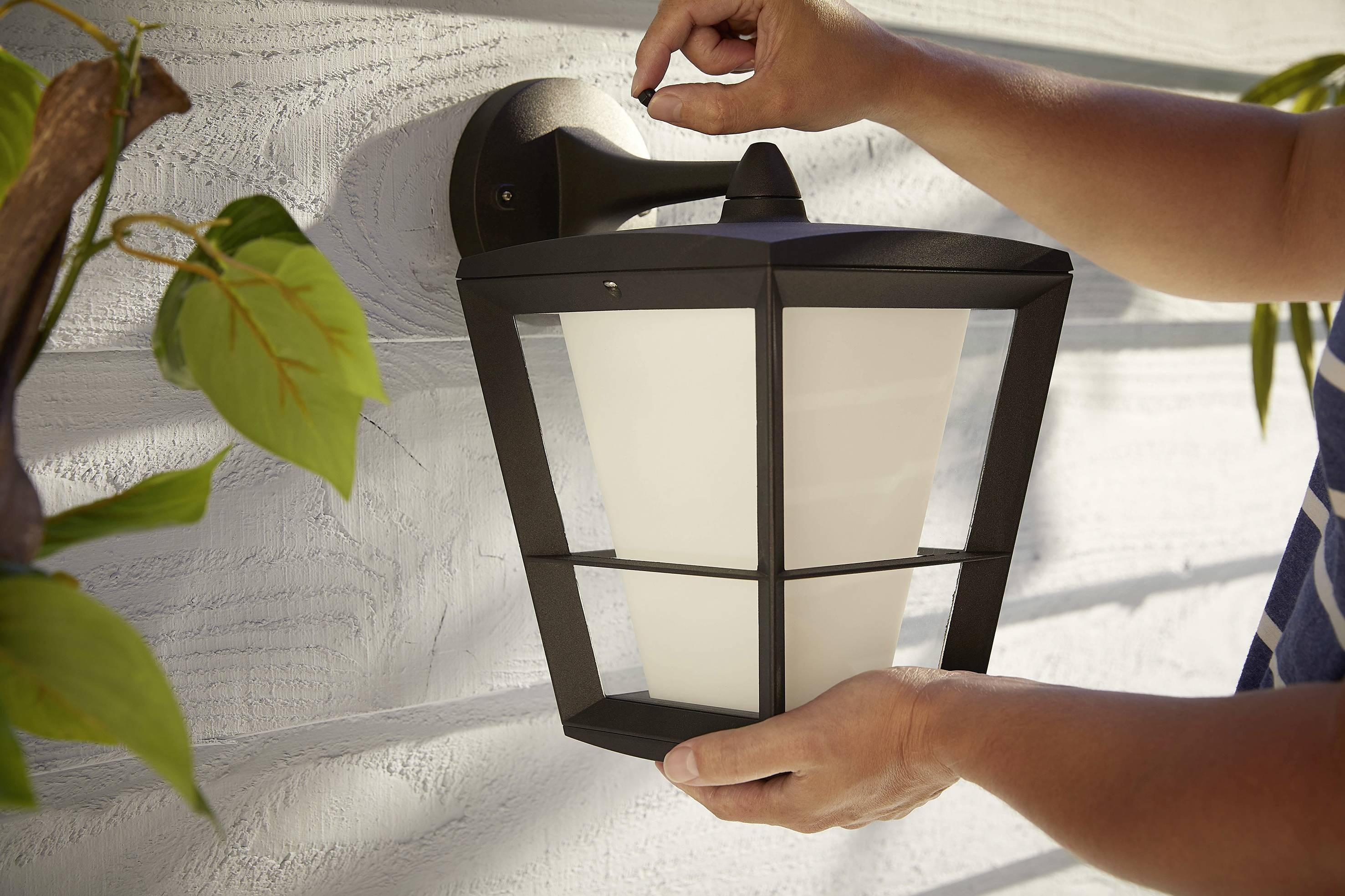 Philips Hue LED-Außenwandleuchte 17440/30/P7 Econic LED fest eingebaut 15W RGBW