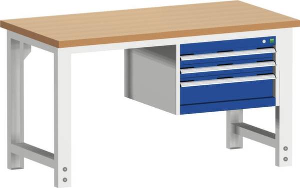 Ein Arbeitstisch mit Metallbeinen, einer Holzplatte und drei blauen Schubladen auf der rechten Seite.