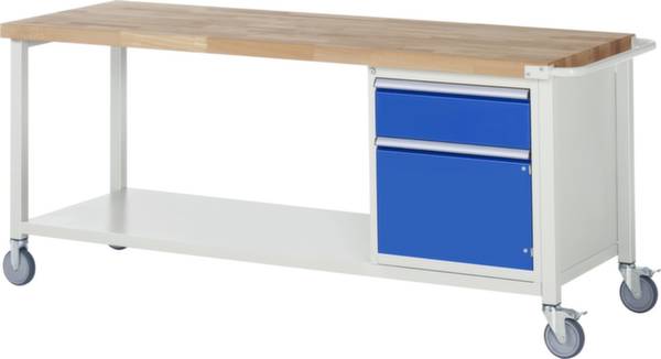 Werkbank auf Rollen mit Holzplatte, zwei blauen Schubladen und unterer Ablage, geeignet für flexible Arbeitsumgebungen.