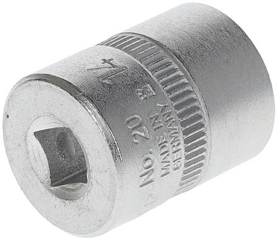 Metallische Stecknuss mit der Aufschrift 'No. 20, Made in Germany'. Enthält ein quadratisches Loch zur Befestigung an Werkzeuge.