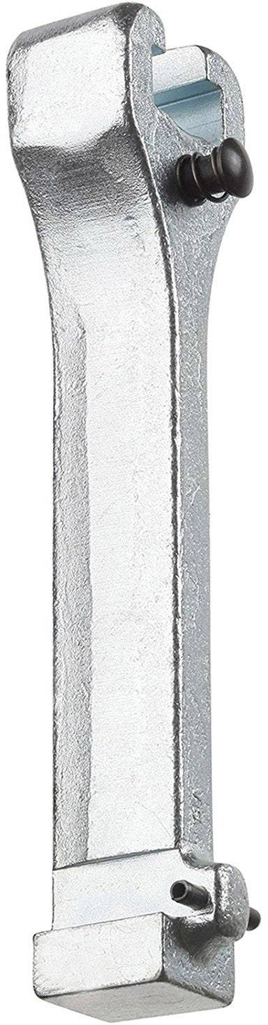 Ein silberner Metall-Hebearm mit einer geschwungenen Form. Oben befindet sich eine schwarze Schraube. Der Arm ist in der Position für eine spezielle Anwendung.