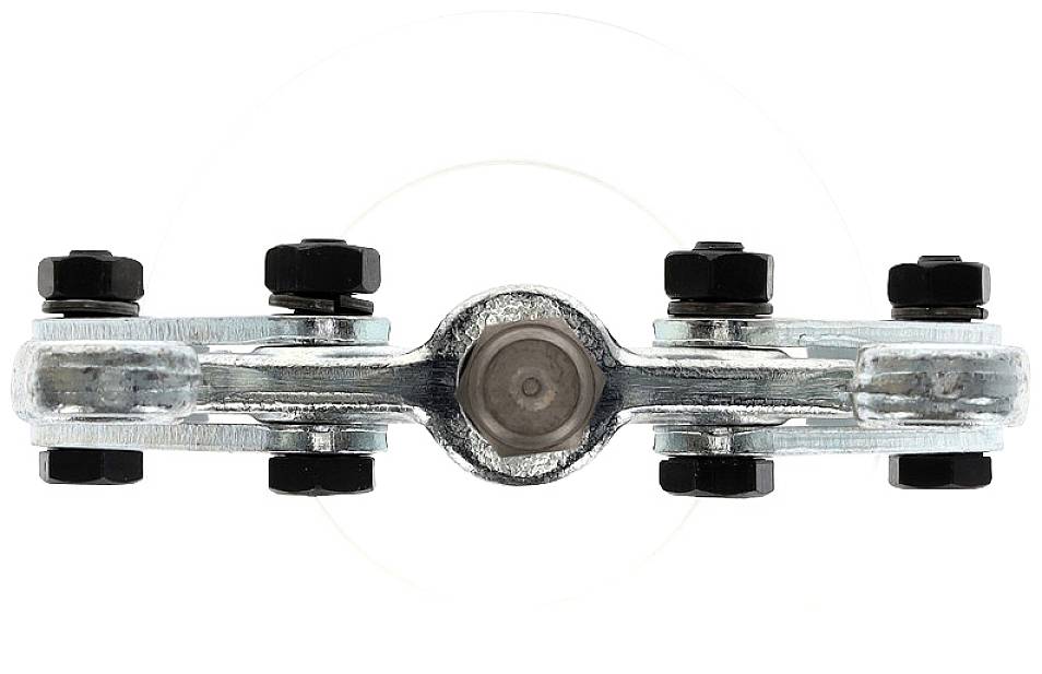 Metallische Verbindung mit sechs Schrauben, zentrale Mutter und Bolzen. Anordnung von oben betrachtet, industrielles Bauteil.