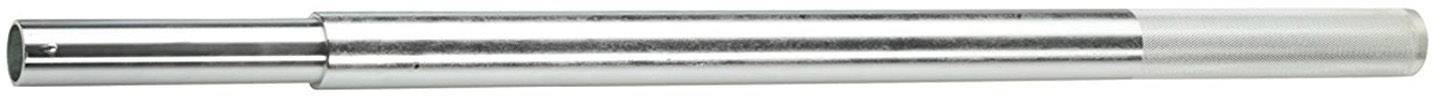 Ein zylindrisches Metallrohr, das horizontal liegt und aus glänzendem, silberfarbenem Material besteht.