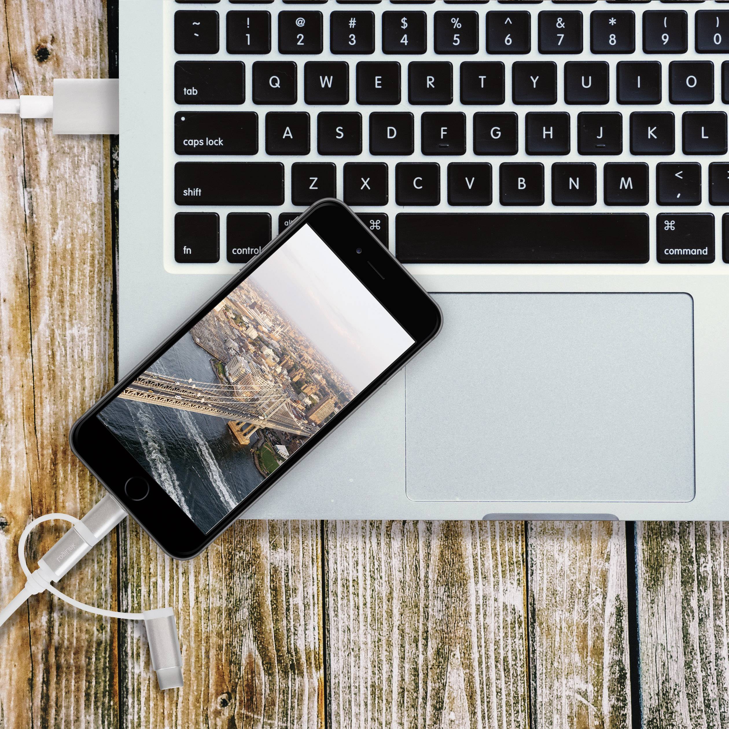 LogiLink USB-Kabel USB 2.0 USB-A Stecker, USB-C® Stecker, USB-Micro-B Stecker, Apple Lightning Stecker 1.00 m Weiß CU0126