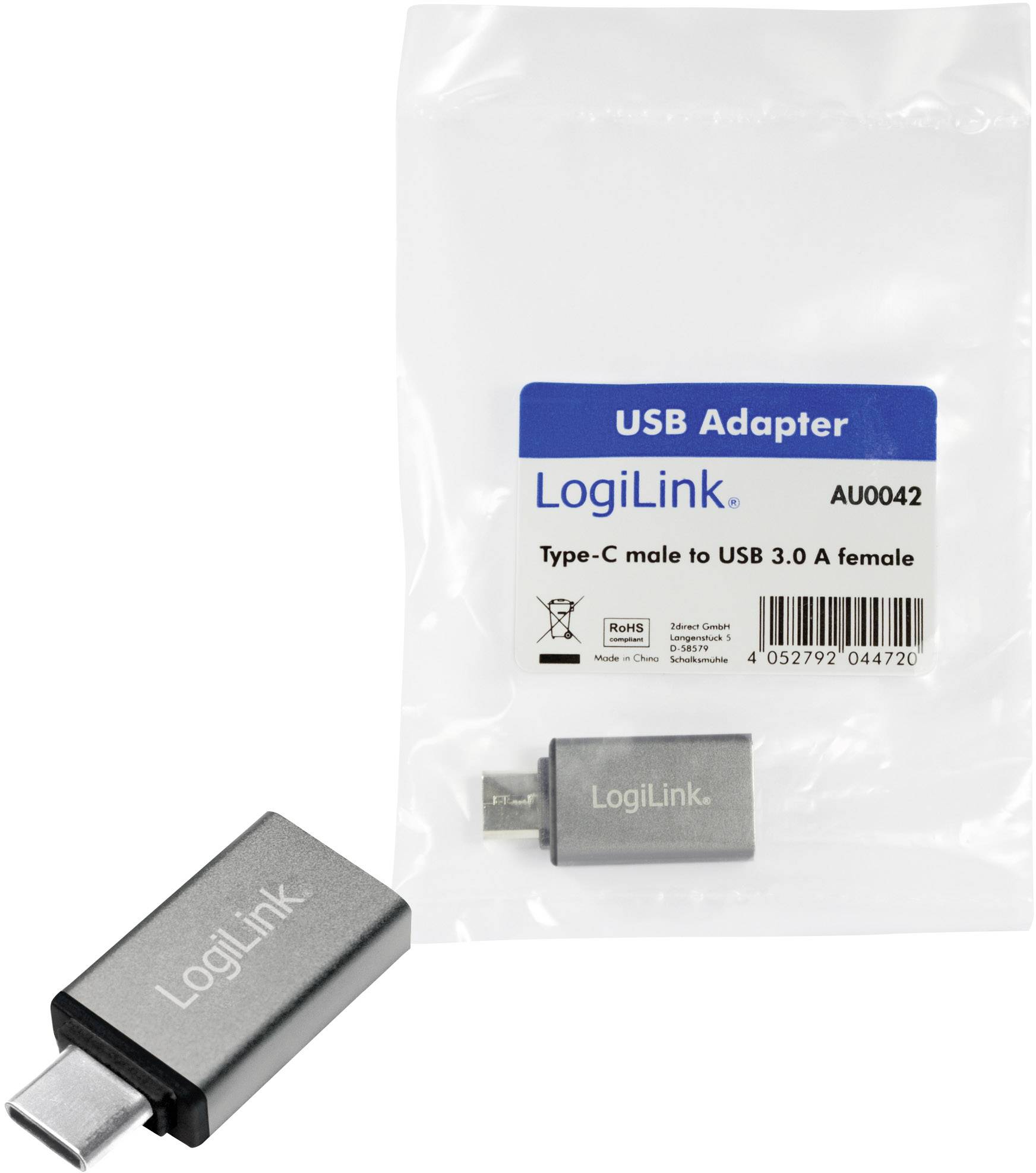 Ein USB-Adapter der Marke LogiLink, Typ-C-Stecker zu USB 3.0-Buchse, teilweise außerhalb der Verpackung gezeigt.