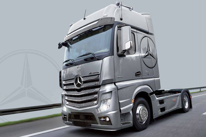 Italeri 510003905 Mercedes Benz Actros MP4 Gigaspace Truckmodell Bausatz 1:24