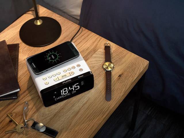 Pure Siesta Charge Radiowecker DAB+, UKW Bluetooth®, USB Akku-Ladefunktion Weiß