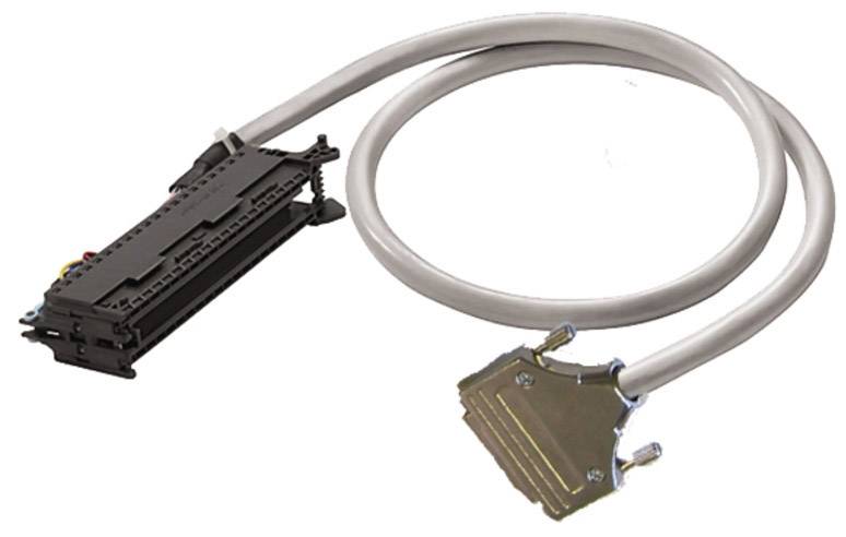Ein weißes Druckerkabel mit einem breiten, metallischen Stecker an einem Ende und einem mehrfarbigen Kunststoffanschluss am anderen.