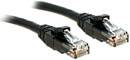 Zwei schwarze Ethernet-Kabel mit RJ45-Steckern an beiden Enden, auf weißem Hintergrund.