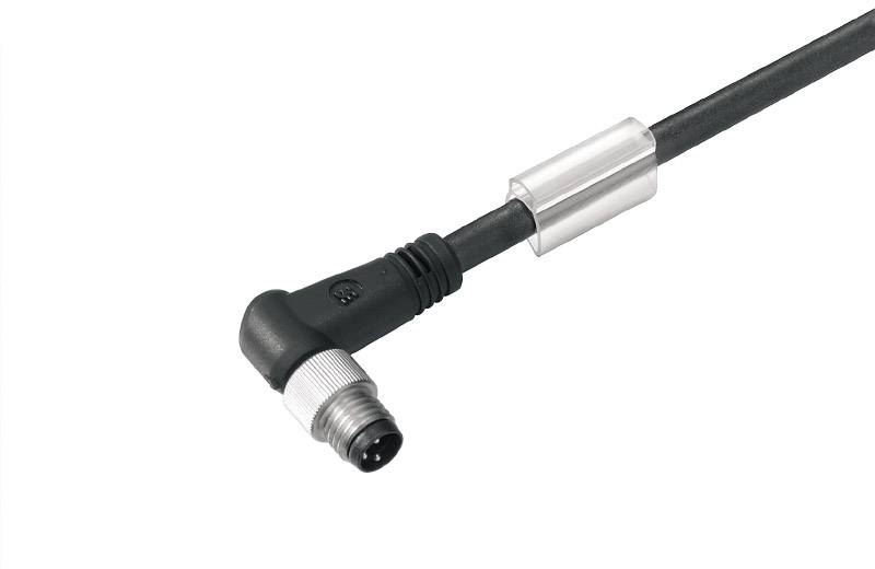 Ein schwarzes, rechtwinkliges Kabel mit einer Metallhülse am Ende, geeignet für elektronische Verbindungen.