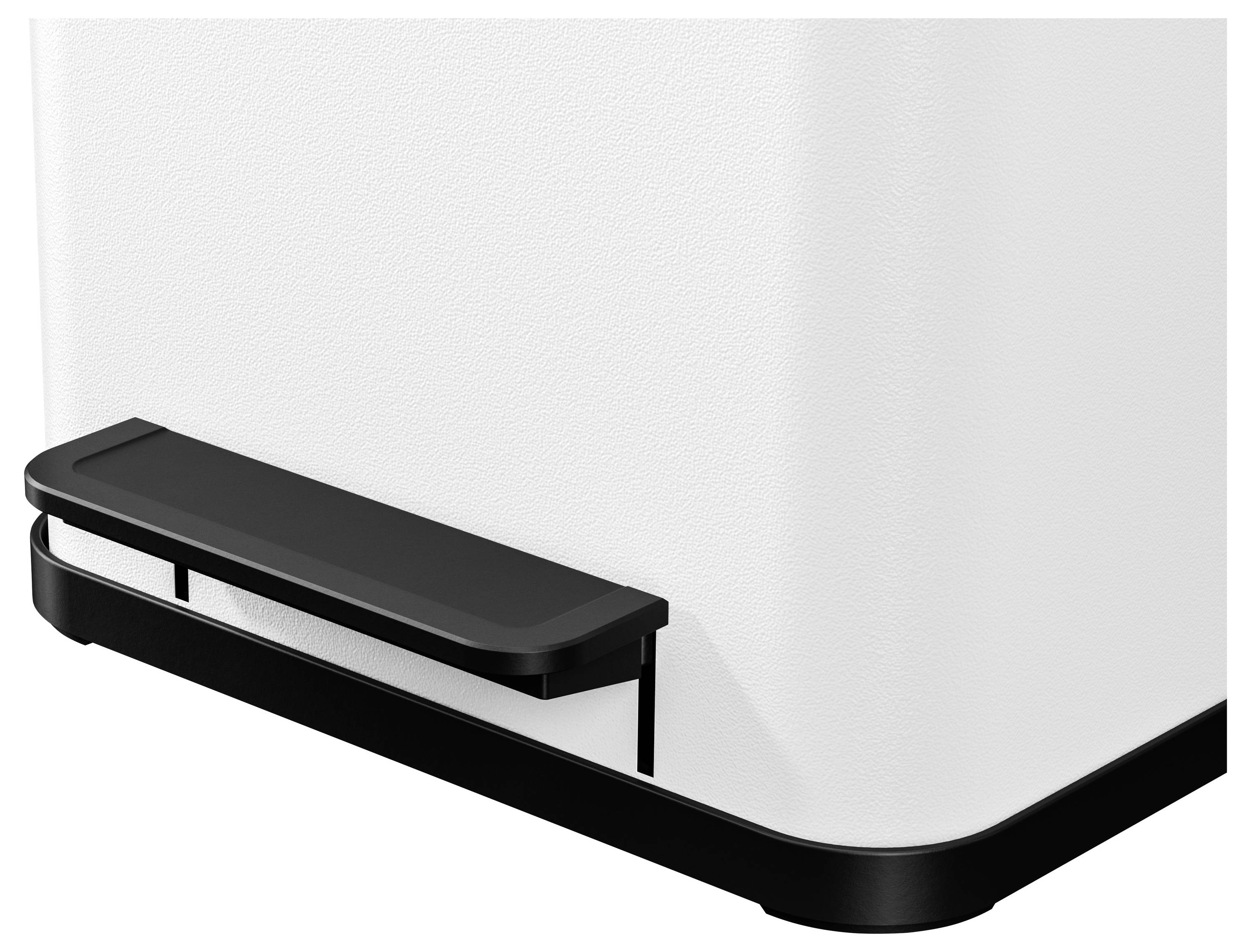 Ein weißer Mülleimer mit schwarzem Pedal steht auf einem glatten Boden. Das Design wirkt modern und minimalistisch.
