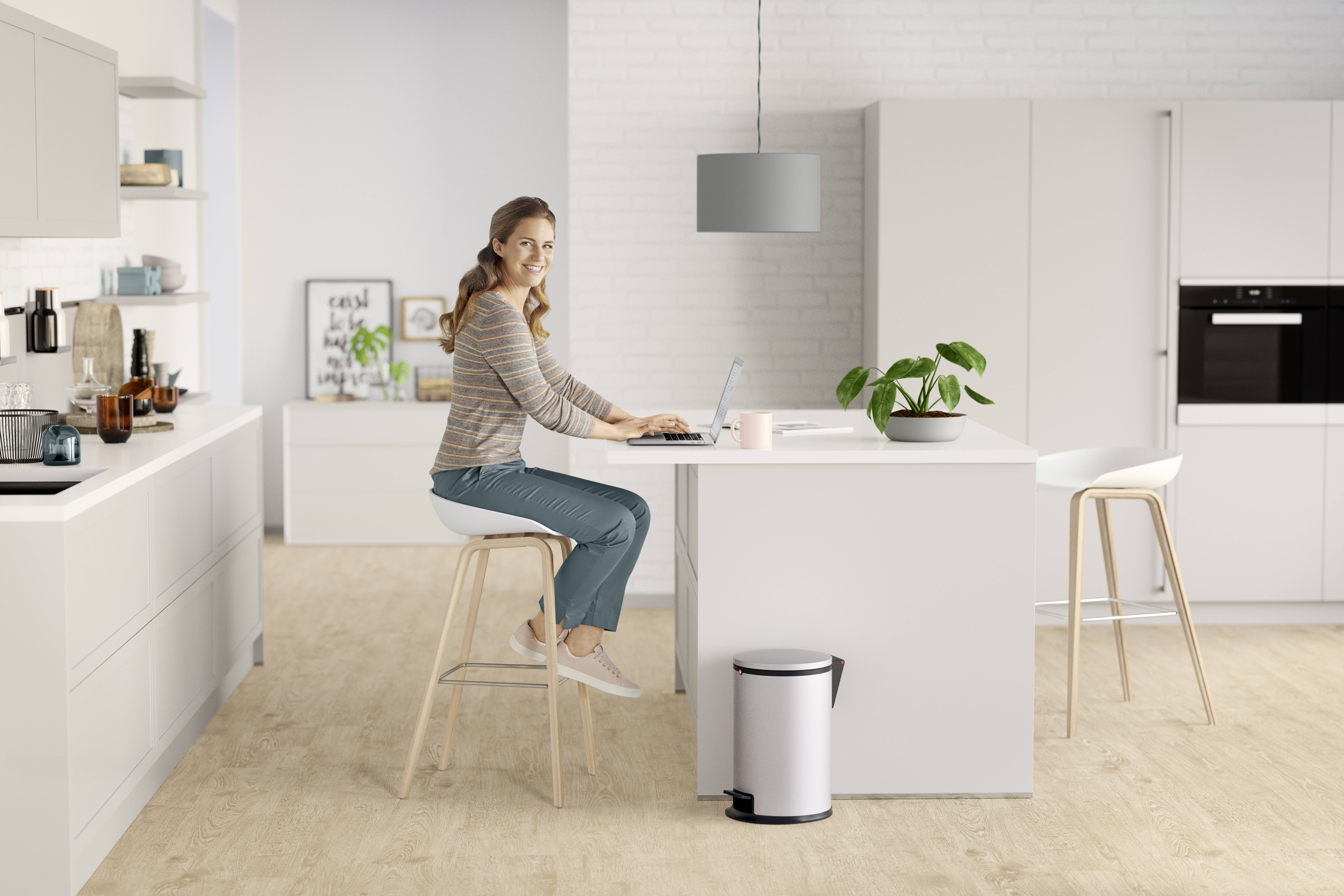 Hailo Pure M 0517-020 Mülleimer 12l Stahlblech (Ø x H) 263mm x 435mm Silber Fuß-Tretmechanik 1St.