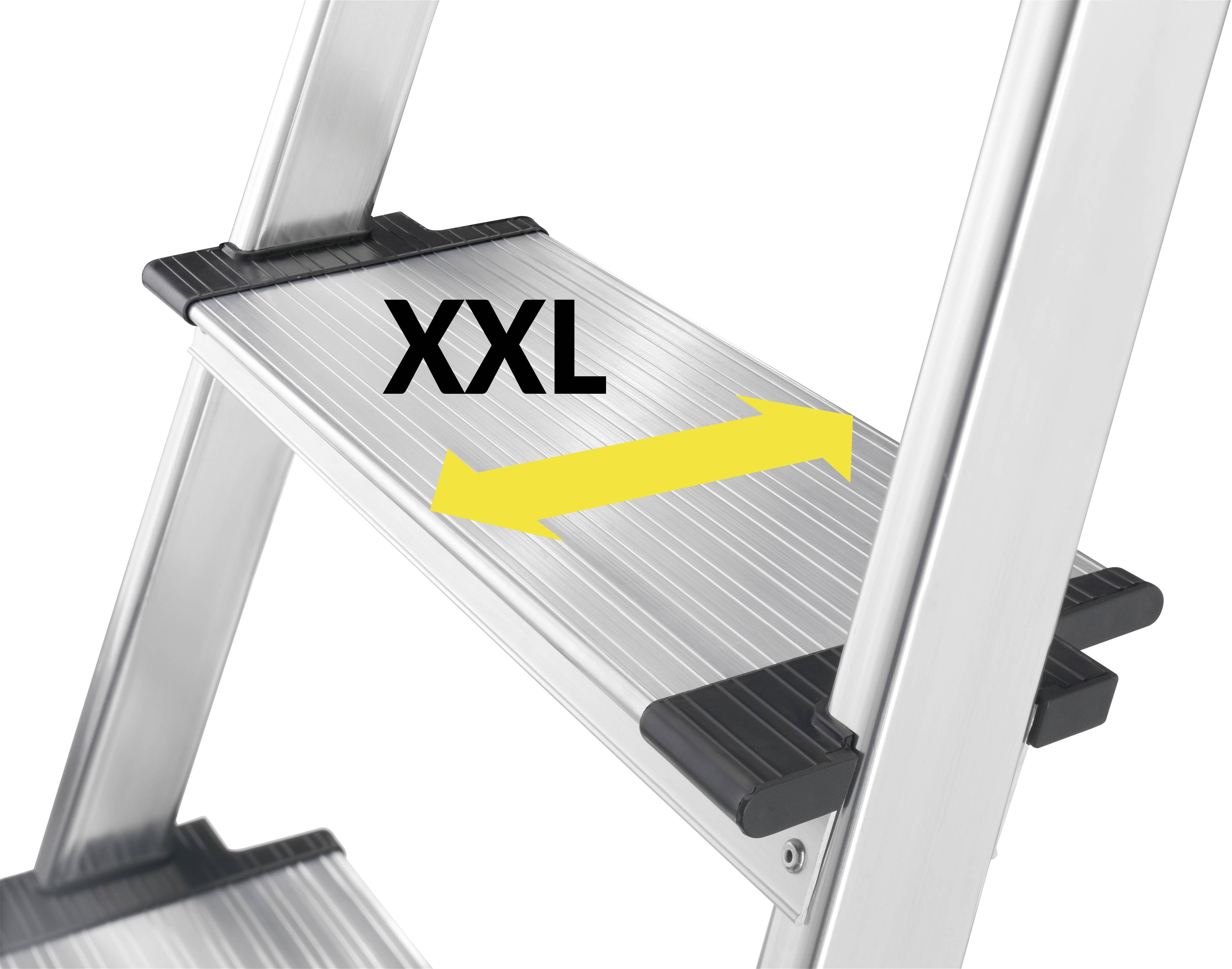 Eine Aluleiter mit breiten Stufen, die in der Mitte mit 'XXL' und einem Pfeil gekennzeichnet sind, der die Stufenbreite hervorhebt.