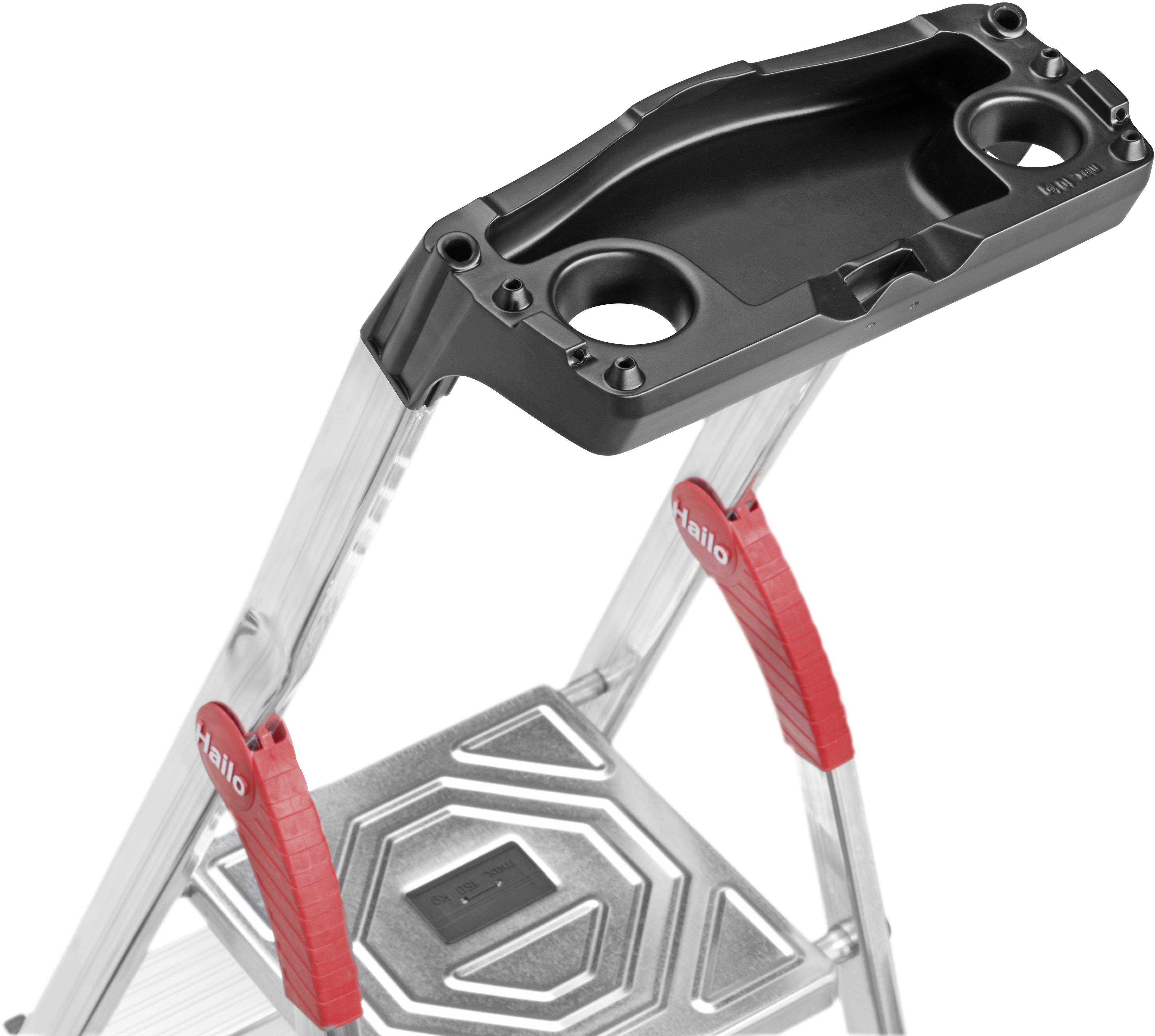 Stehleiter aus Metall mit rotem Griff und schwarzer Ablagefläche oben, geeignet für handwerkliche Arbeiten oder Reparaturen im Haushalt.