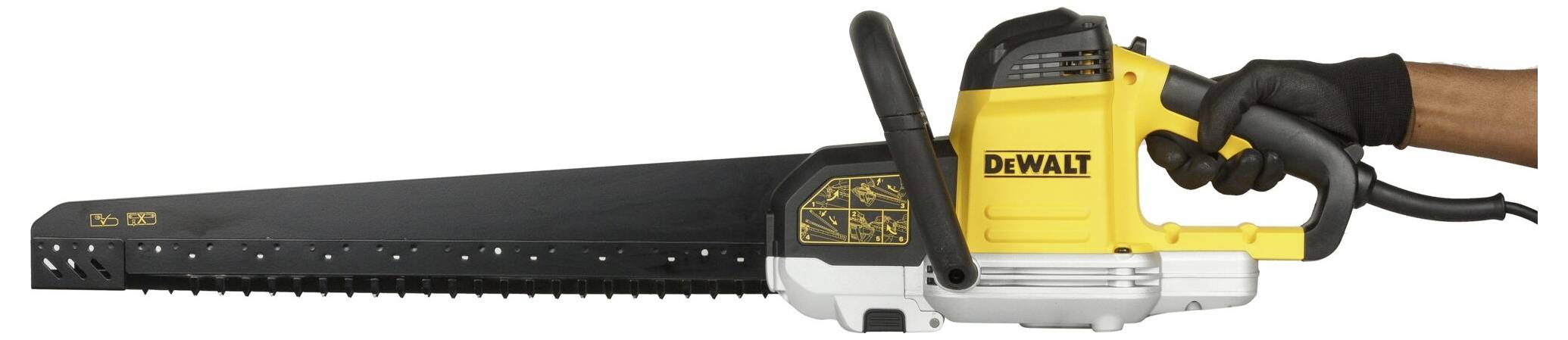 Ein gelbes elektrisches Werkzeug mit schwarzem Griff, eine lange Klinge, wird in einer behandschuhten Hand gehalten.