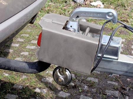 Basi Anhänger-Diebstahlsicherung Kastensicherung