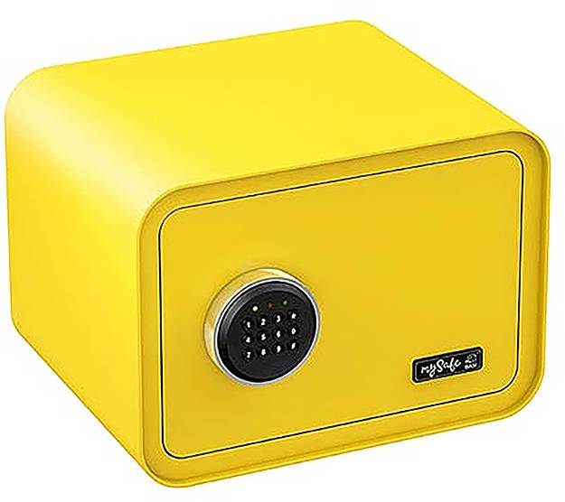 Ein gelber Tresor mit digitalem Zahlenschloss, quadratische Form.