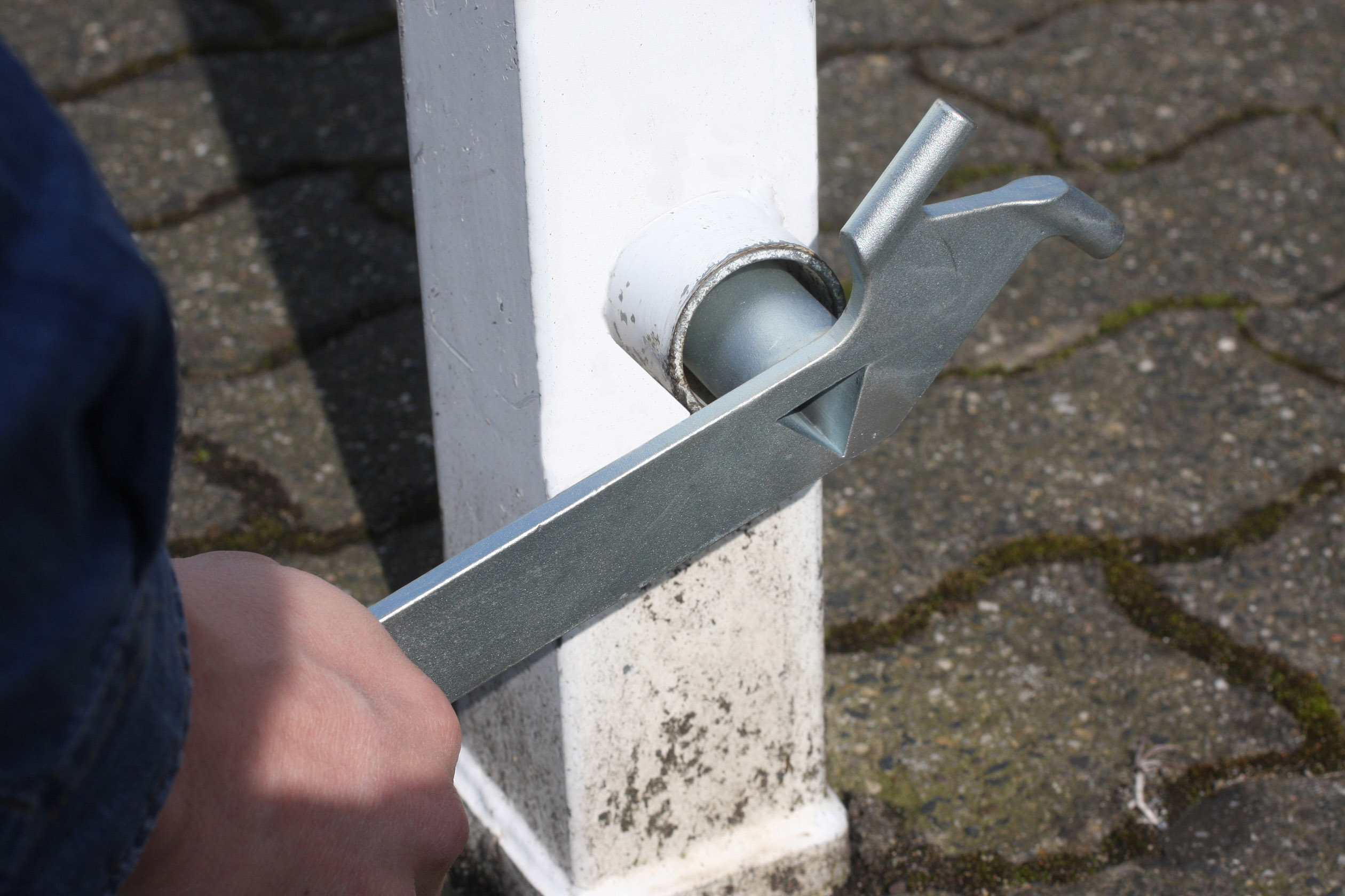 Basi 302A für Absperrpfosten Pfostenschlüssel (L x B x H) 300 x 60 x 40mm