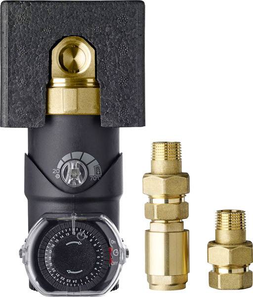 Ein Thermostatventil mit Skala und Temperaturanzeige, neben zwei Messinganschlüssen. Das Ventil zeigt eine Temperatureinstellung.