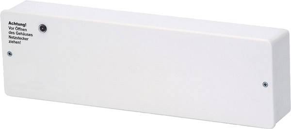 Weiße rechteckige Box an der Wand mit Warnung 'Achtung! Vor Öffnen des Gehäuses Netzstecker ziehen!' links oben.