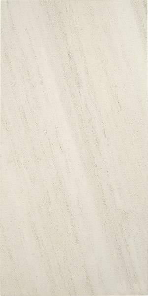 Einfaches, hellbeiges Marmormuster mit feinen, diagonalen Adern, die eine subtile und elegante Textur erzeugen.