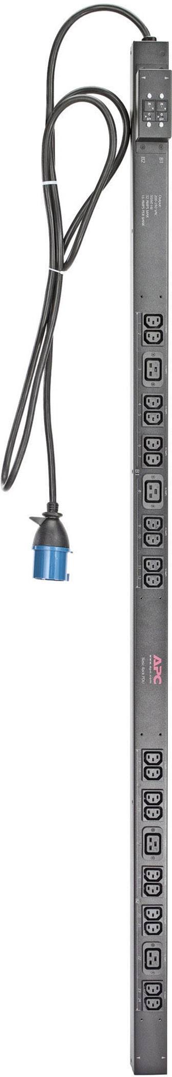 Ein langer schwarzer Steckdosenleistenblock mit mehreren Steckplätzen und einem blauen Stecker auf einer Seite.