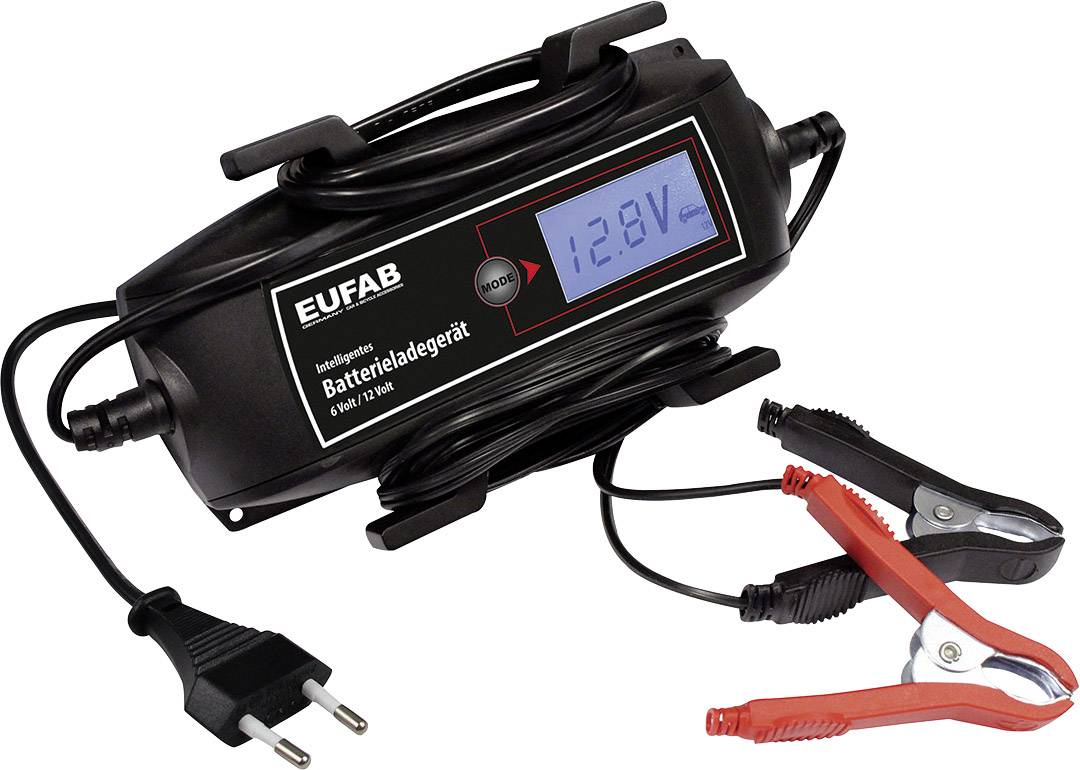 Ladegerät von EUFAB mit Digitalanzeige zeigt '12,8V' an, mit Kabeln und Krokodilklemmen ausgestattet. Ideal für Autobatterien.