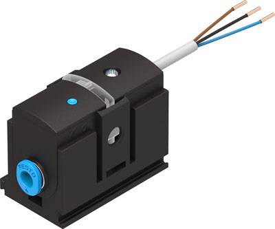 Ein schwarzer, rechteckiger Sensor mit Kabelanschlüssen und einer blauen runden Befestigung.