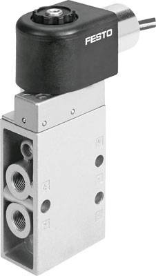 Ein elektromagnetisches Ventil von Festo, schwarz und silbern, verwendet zur Steuerung von Gas- oder Flüssigkeitsflüssen in industriellen Anwendungen.
