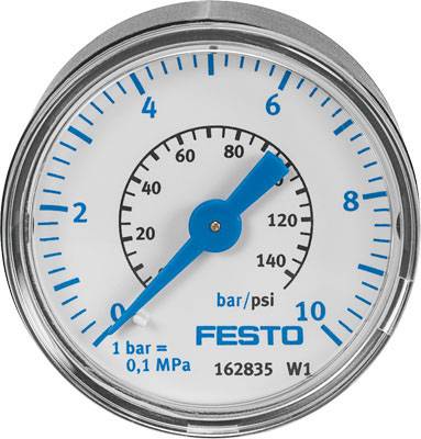 Manometer zeigt Druck in bar und psi. Zeiger steht auf etwa 5,8 bar. Skala von 0 bis 10 bar, Festo-Logo unten.