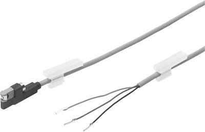 Graues Sensorkabel mit einem Stecker auf der linken Seite und drei dünne Drähte auf der rechten Seite, geeignet für industrielle Anwendungen.
