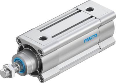 Ein pneumatischer Zylinder aus Metall mit dem blauen Logo von Festo. Der Zylinder hat zwei Befestigungslöcher oben.