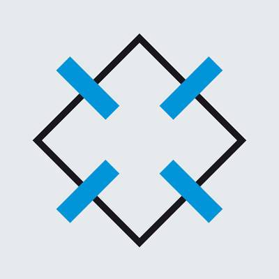 Abstraktes Logo: Ein schwarzes Raute mit vier blauen Linien, die diagonal über jede Ecke verlaufen.