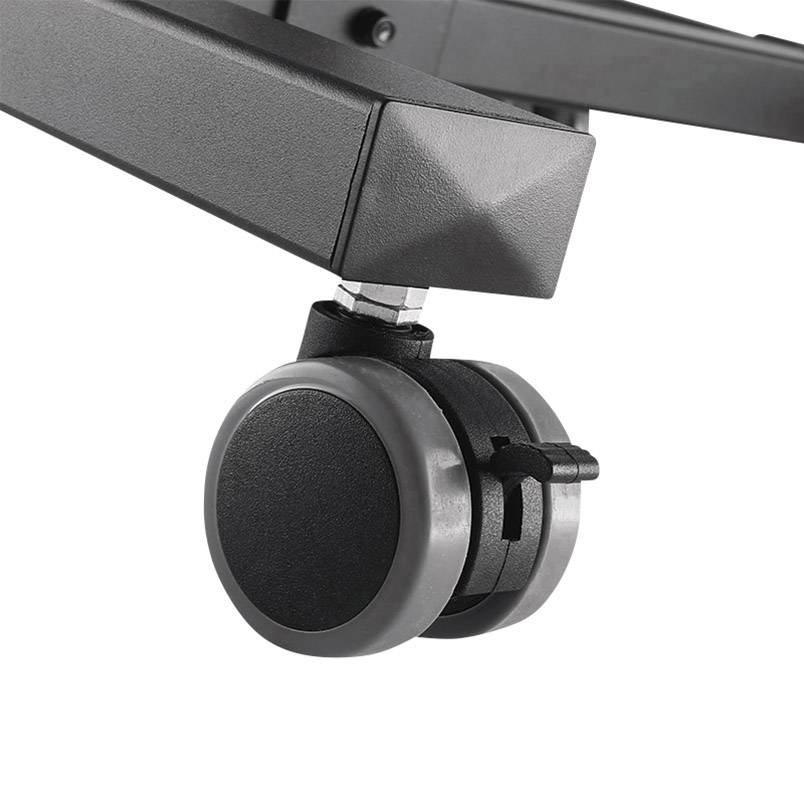 Nahaufnahme eines schwarzen Stuhl-Rollers, der an einer Metallstruktur befestigt ist. Ideal für Bürostühle zur leichten Mobilität.