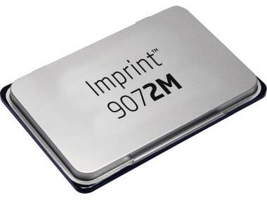 Ein rechteckiger Metallstempel mit der Aufschrift 'Imprint 9072M'.
