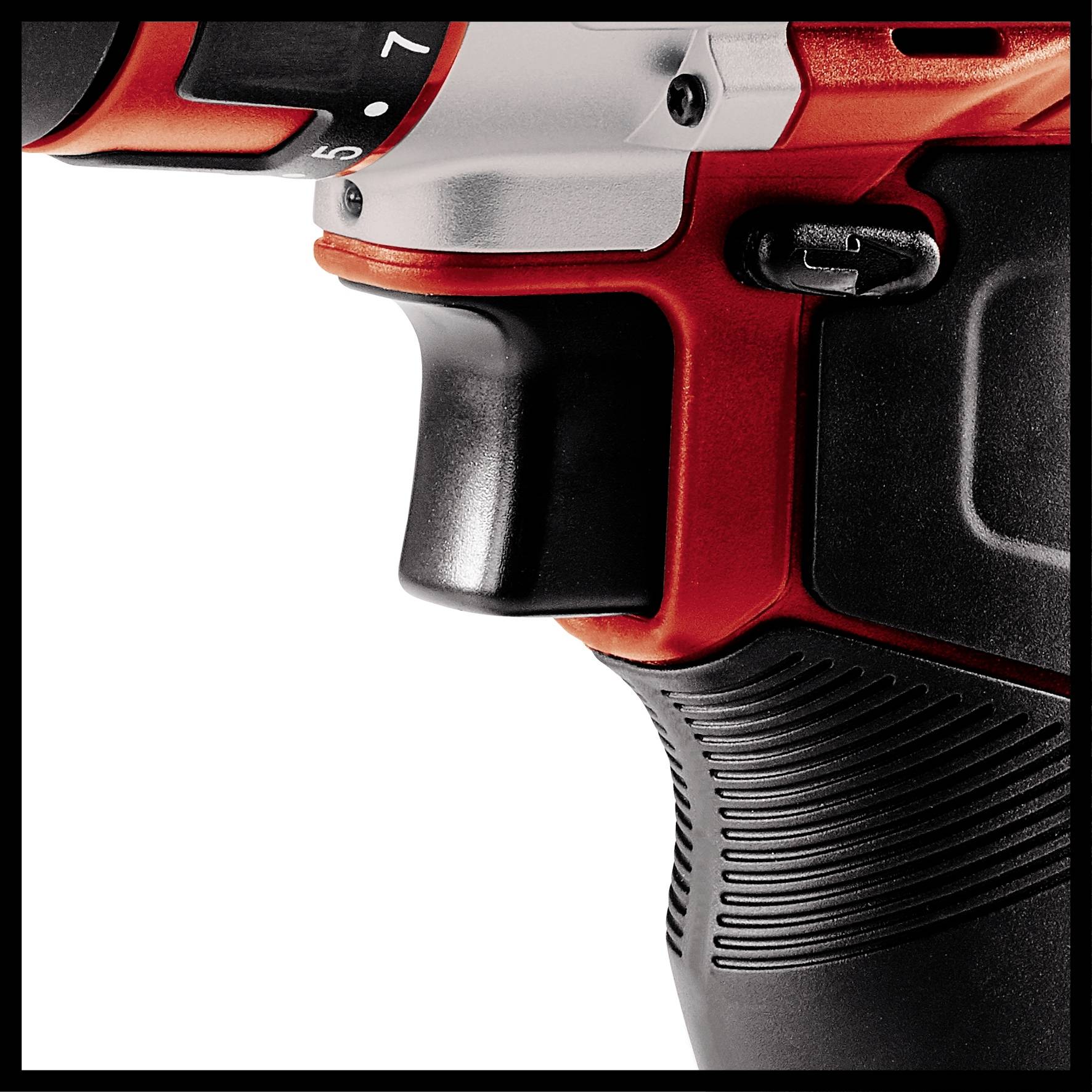 Nahaufnahme eines schwarzen und roten Akkuschraubers mit ergonomischem Griff und sichtbarem Drehmomenteinsteller.