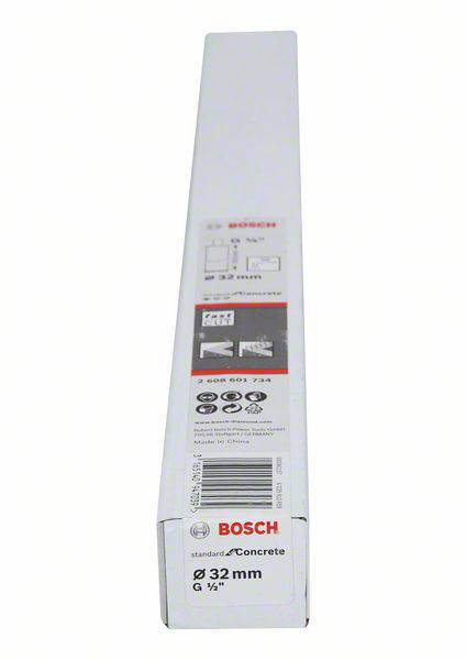 Verpackung eines Bosch-Produkts, wahrscheinlich ein Bohrer, mit der Aufschrift 'Ø 32 mm G 1/2'. Enthält Montageanweisungen und technische Symbole.