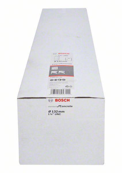 Großer, weißer Karton mit Bosch-Label, enthält Betonbohrkrone mit Durchmesser 132 mm und 1½