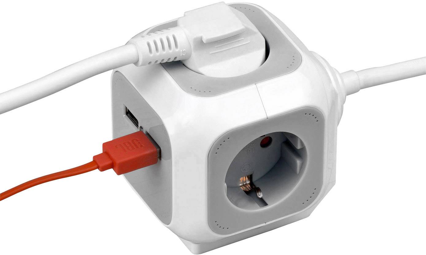 Mehrfachsteckdose in Würfelform mit mehreren Steckplätzen und USB-Anschluss, zwei Kabel sind eingesteckt.