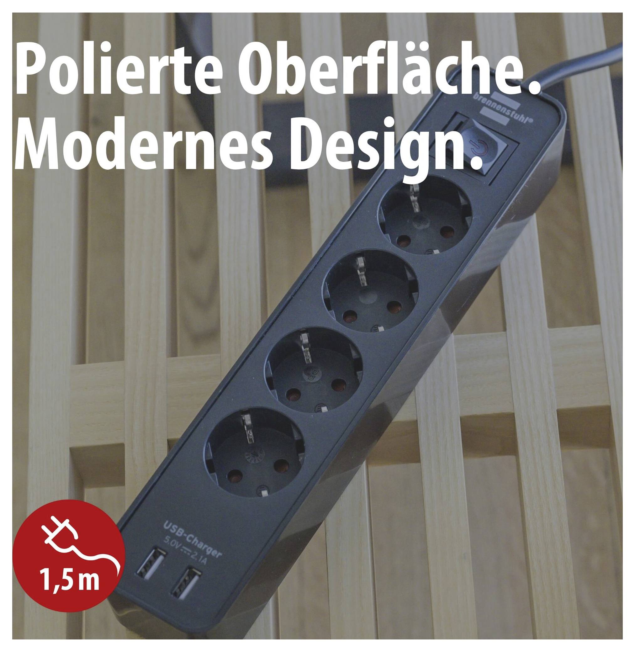 Schwarze Steckdosenleiste mit 4 Steckplätzen und USB-Anschlüssen, schräg vor Holzlatten; Text: 'Polierte Oberfläche. Modernes Design.' und Hinweis '1,5 m'.