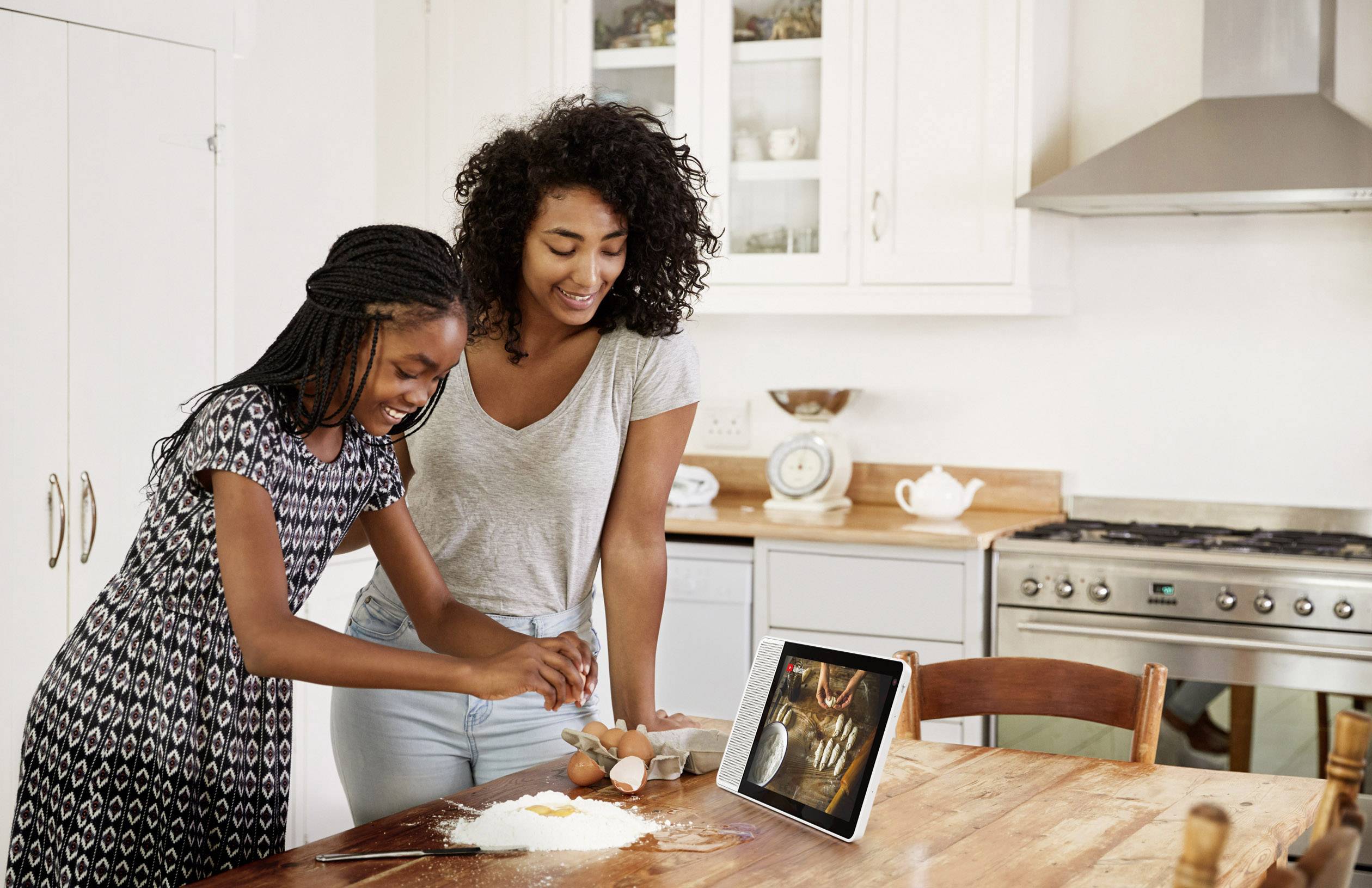 Lenovo 8 HD Smart Display Sprachassistent Weiß, Holz