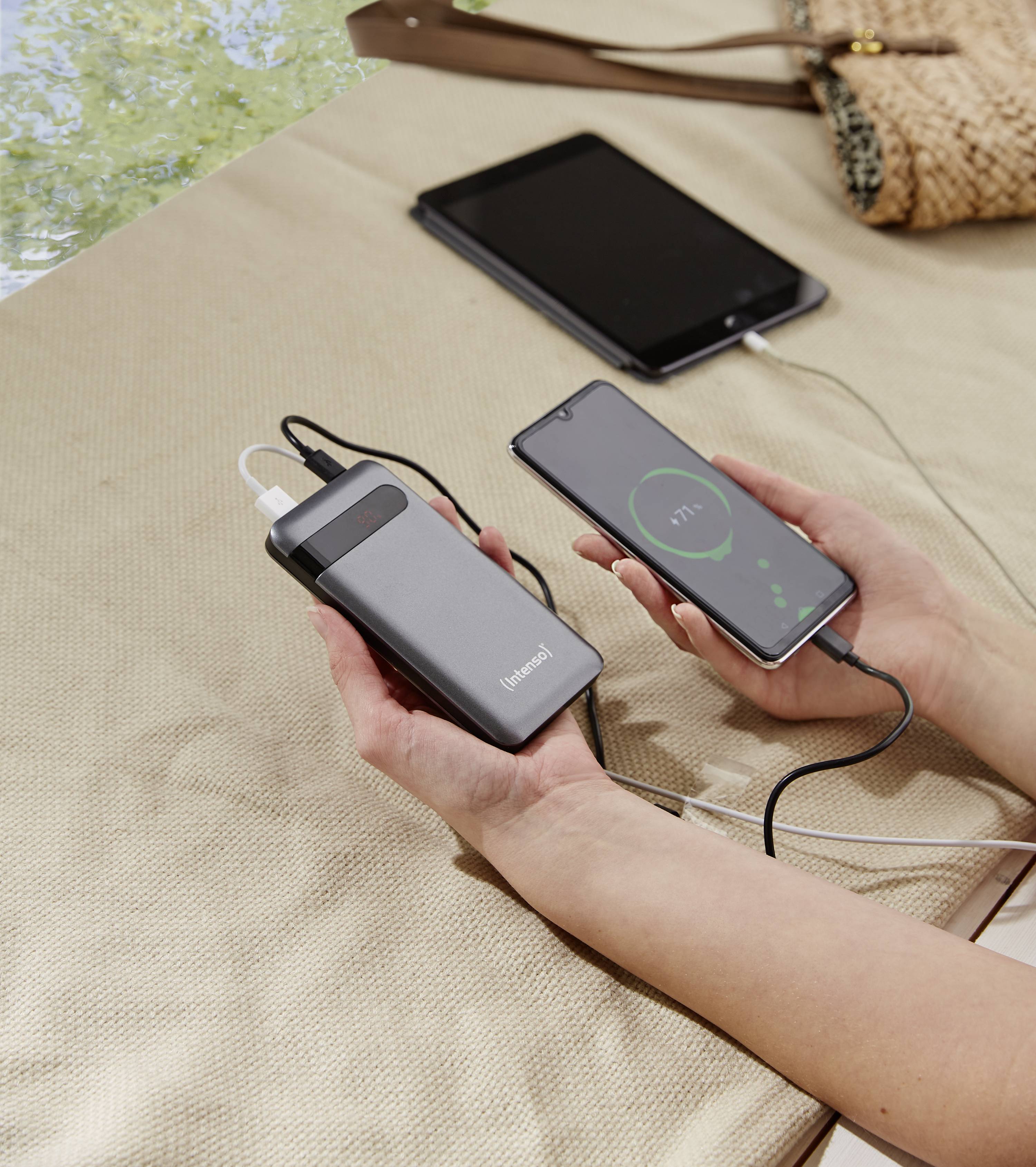 Intenso PD10000 Powerbank 10000 mAh Quick Charge 3.0, USB PD 3.0 LiPo Schwarz Statusanzeige