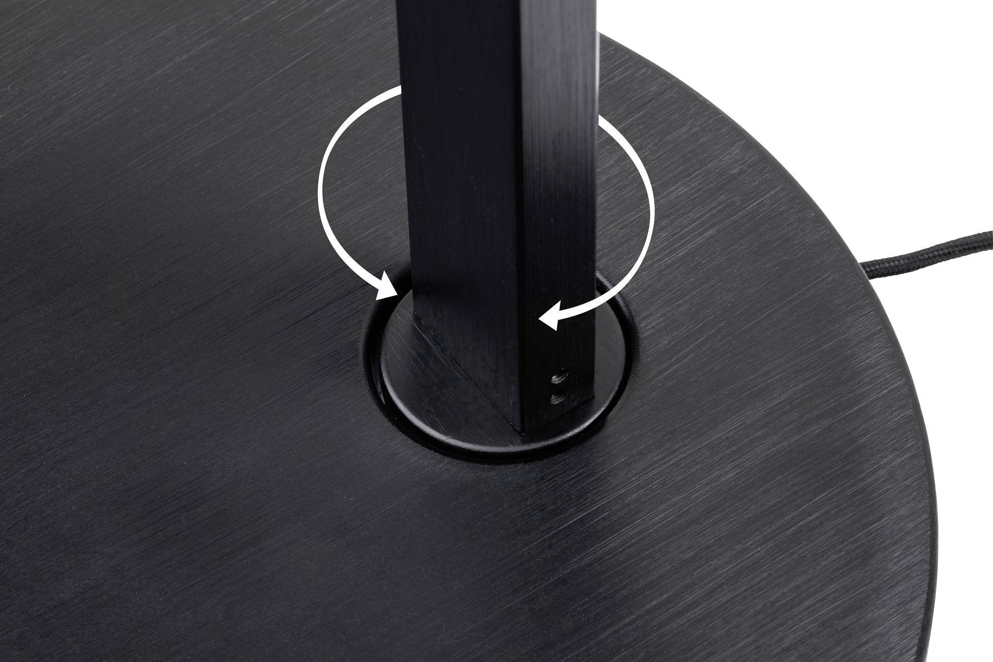 Detailaufnahme eines schwarzen Ständers mit Pfeilen, die eine Drehbewegung um die vertikale Achse anzeigen.