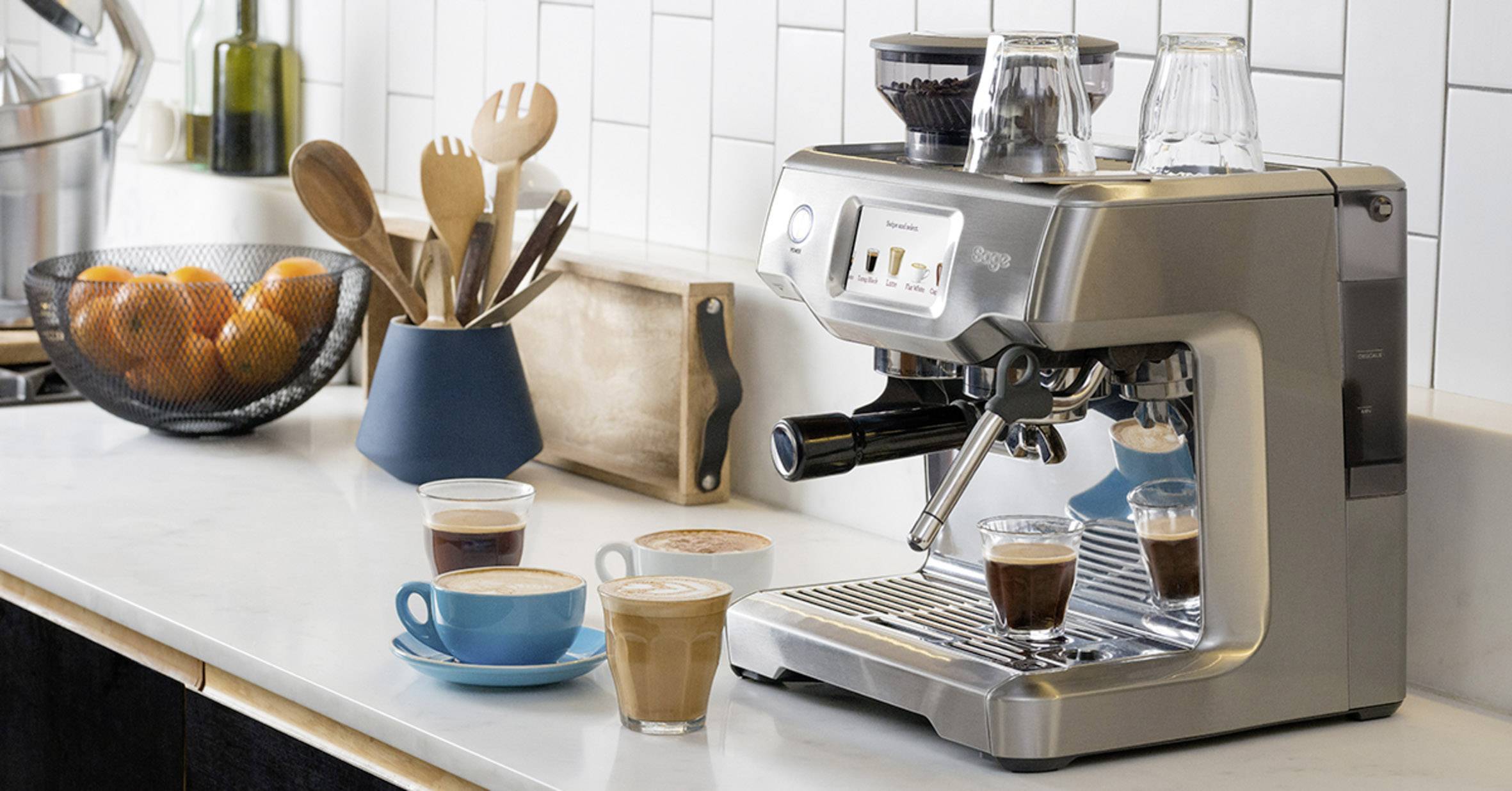 Sage The Barista Touch Espressomaschine mit Siebträger Schwarz 2400 W mit Mahlwerk, mit Milchaufschäumdüse, Display