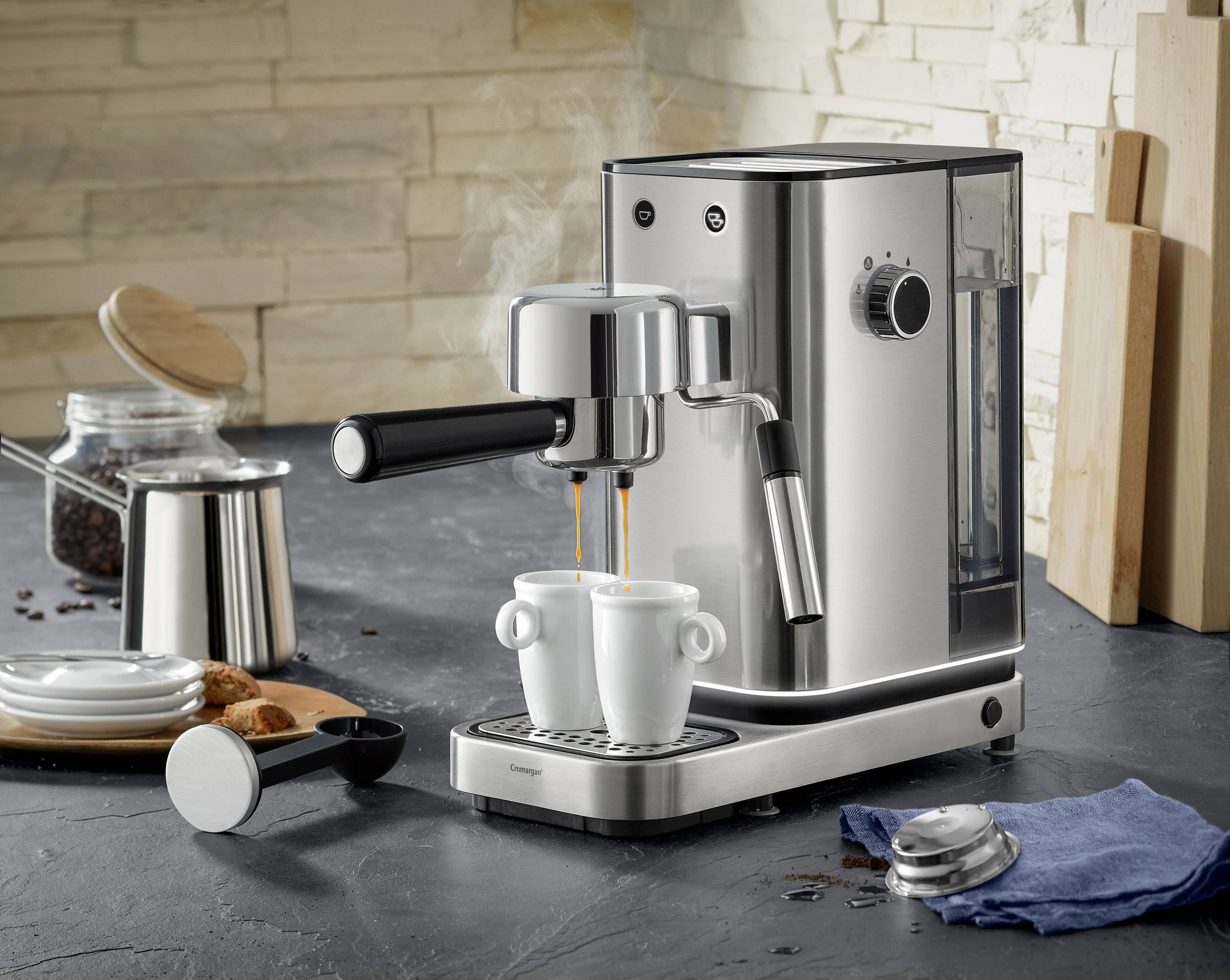 WMF 0412360011 Espressomaschine mit Siebträger Cromargan 1400W Höhenverstellbarer Kaffeeauslauf, mit Milchaufschäumdüse