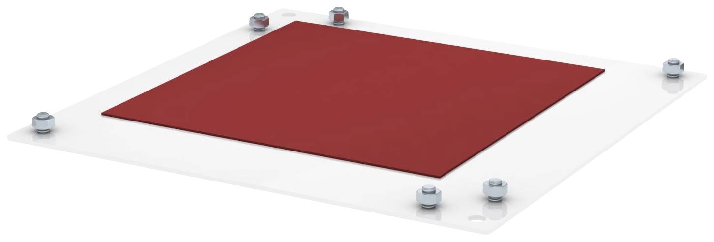 Eine quadratische rote Platte ist auf einer größeren transparenten Platte montiert. Jede Ecke wird mit Schrauben fixiert.