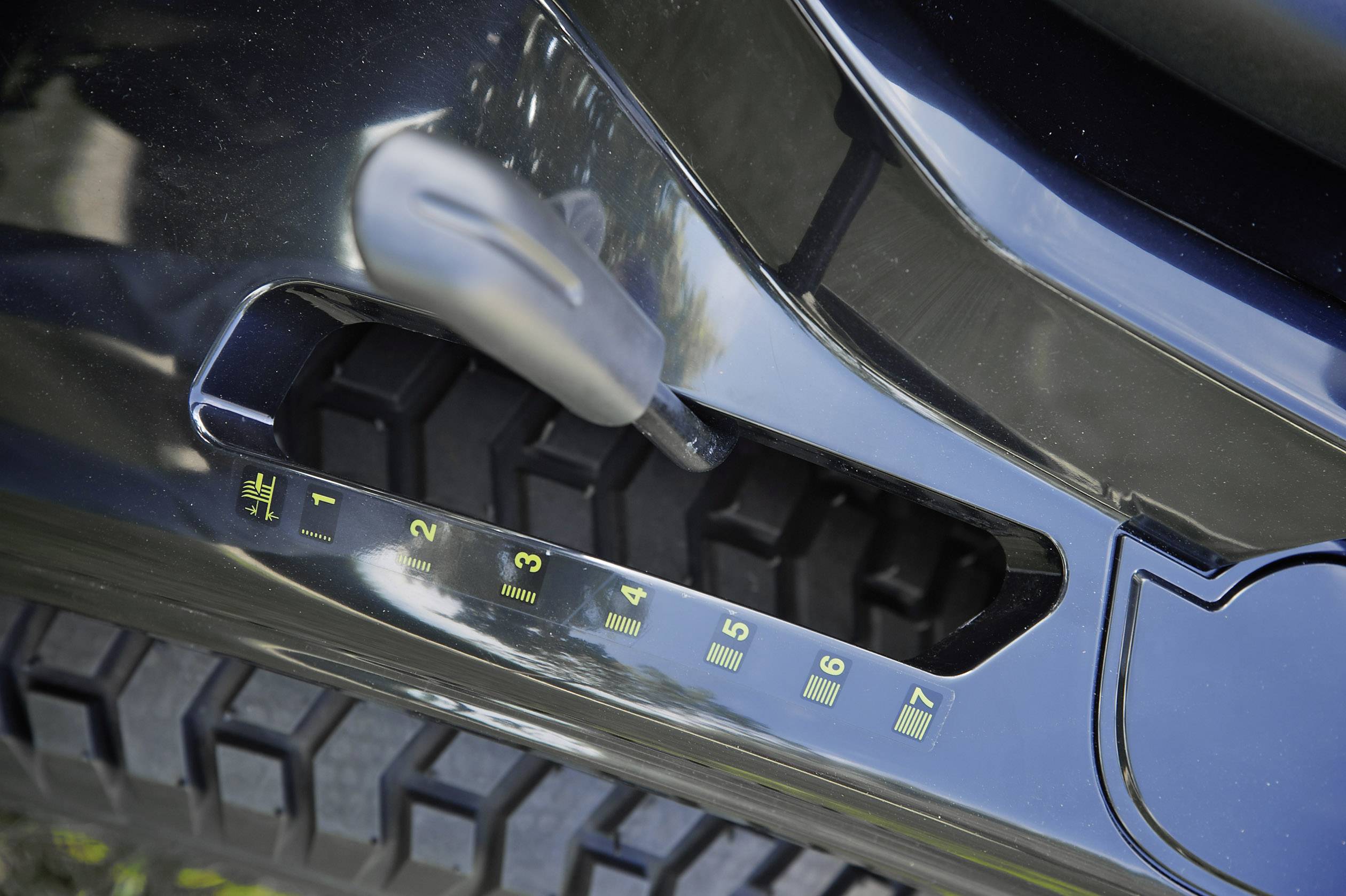 ALPINA Outdoor BT 84 Benzin Rasentraktor 5.8 kW/7.9 PS Schnittbreite (max.) 84cm Geeignet für 2800m²