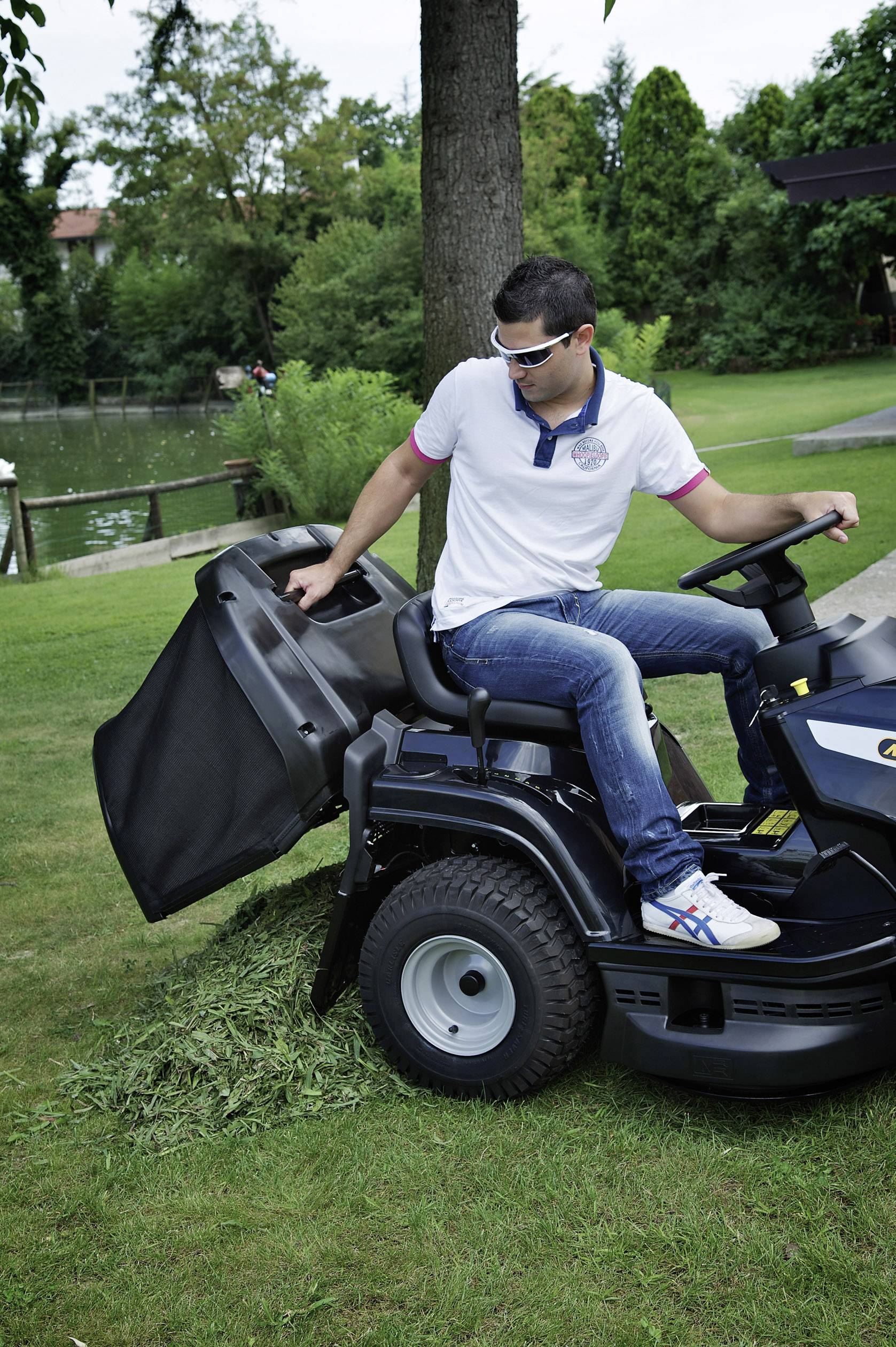 ALPINA Outdoor BT 84 Benzin Rasentraktor 5.8 kW/7.9 PS Schnittbreite (max.) 84cm Geeignet für 2800m²